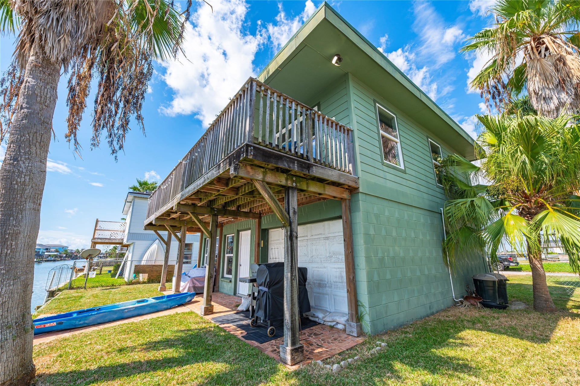 40 Lakeside Drive, Hitchcock, TX 77563 40 Lakeside Drive, Hitchcock, TX 77563