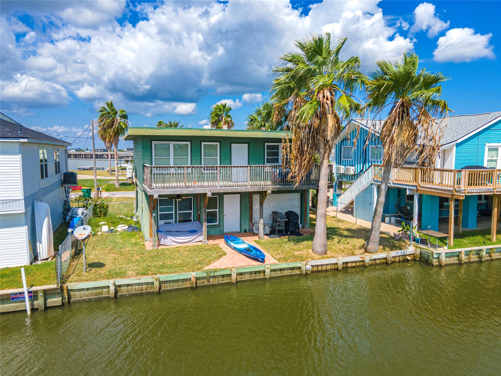 40 Lakeside Drive, Hitchcock, TX 77563 40 Lakeside Drive, Hitchcock, TX 77563