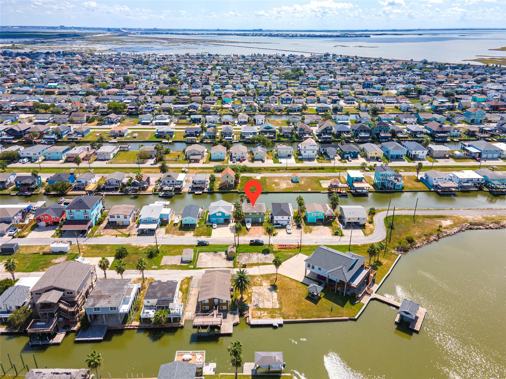 40 Lakeside Drive, Hitchcock, TX 77563 40 Lakeside Drive, Hitchcock, TX 77563