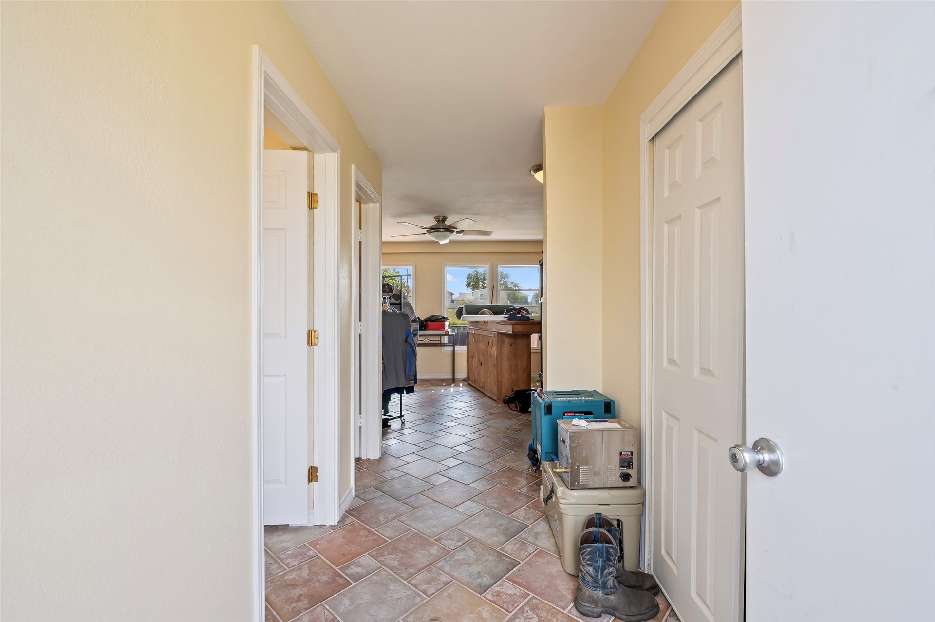 40 Lakeside Drive, Hitchcock, TX 77563 40 Lakeside Drive, Hitchcock, TX 77563