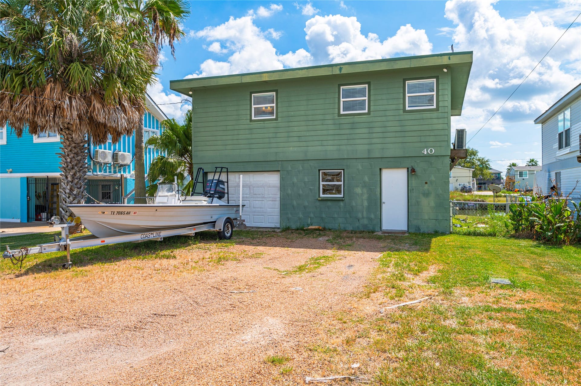 40 Lakeside Drive, Hitchcock, TX 77563 40 Lakeside Drive, Hitchcock, TX 77563