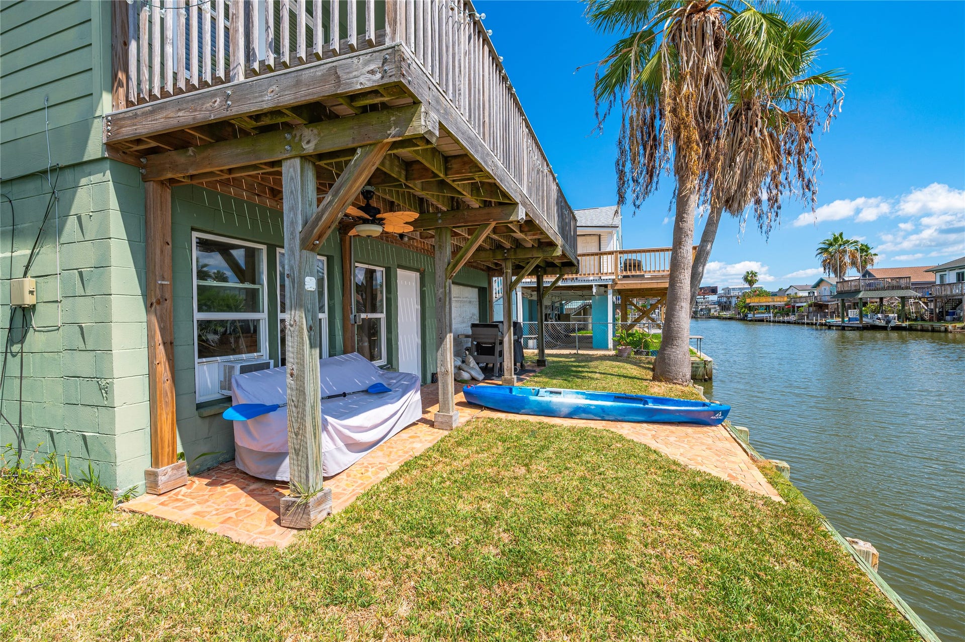 40 Lakeside Drive, Hitchcock, TX 77563 40 Lakeside Drive, Hitchcock, TX 77563