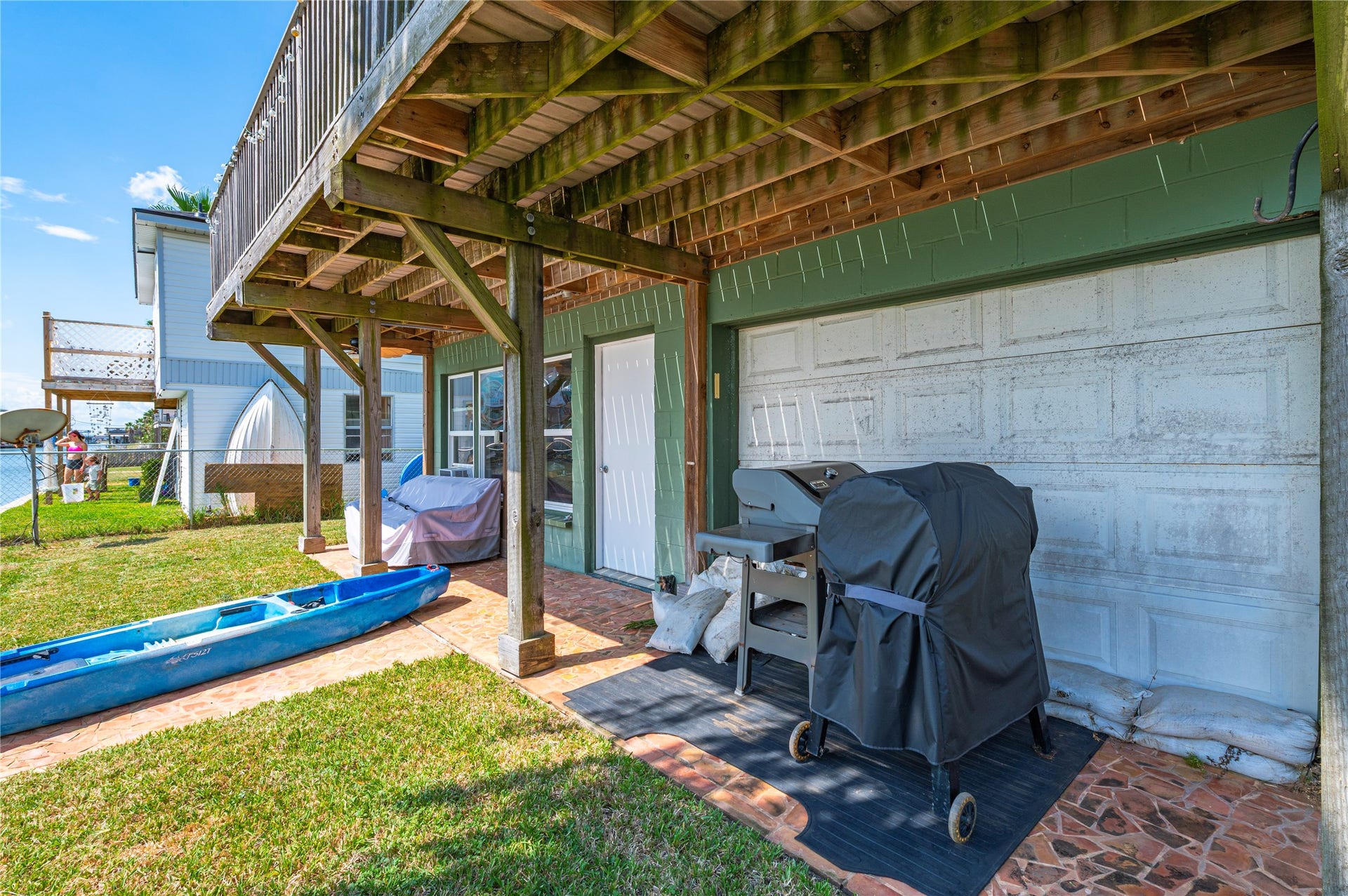 40 Lakeside Drive, Hitchcock, TX 77563 40 Lakeside Drive, Hitchcock, TX 77563