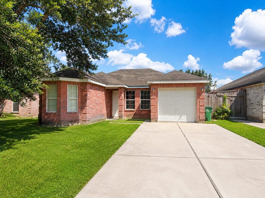 Property photo for 12607 Rio Bravo st, Rosharon, TX