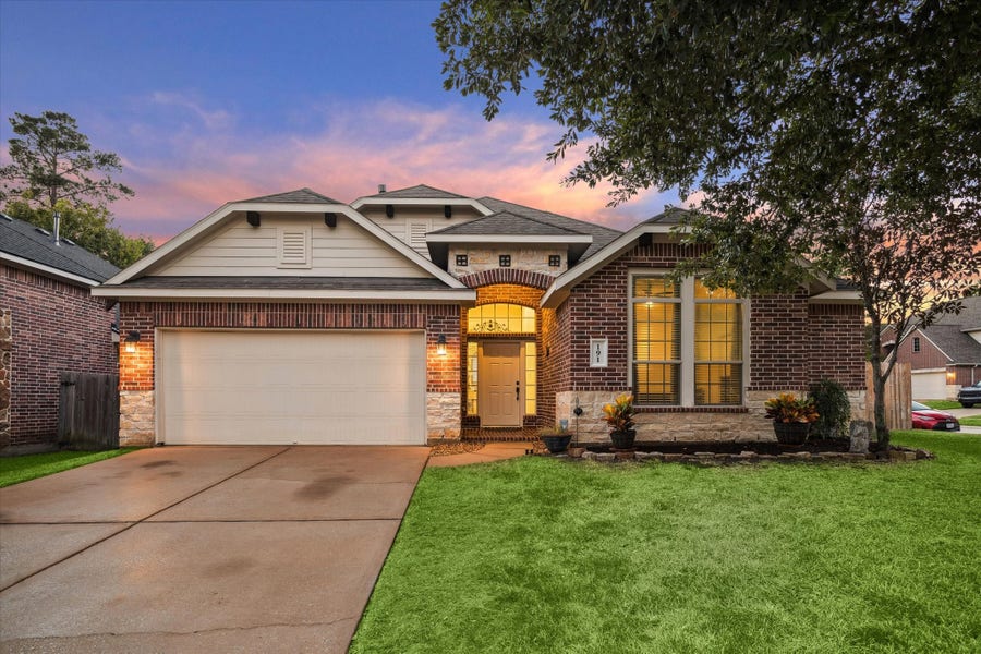 Property photo for 191 Maple Grove Drive, Conroe, TX