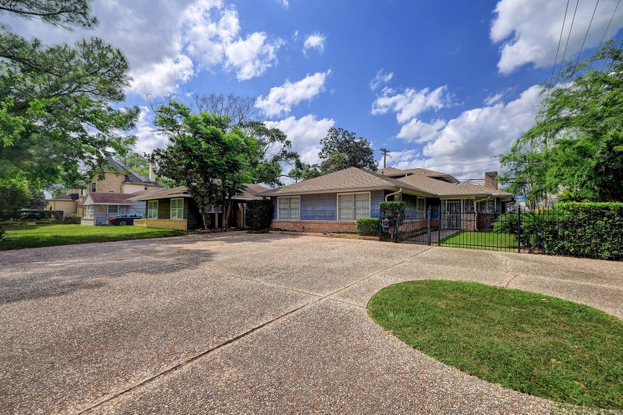 Property photo for 4002 Portsmouth Avenue, Houston, TX