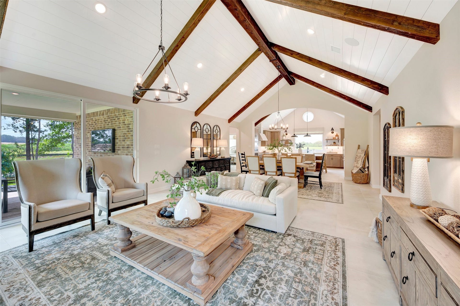 3238 Escobas Lane, League City, TX 77573 Bright and airy living area with vaulted ceilings (*Photo not of actual home and used for illustration purposes only.)