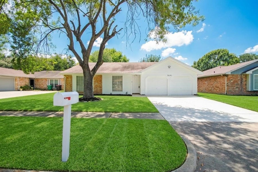 Property photo for 7010 Tara Drive, Richmond, TX