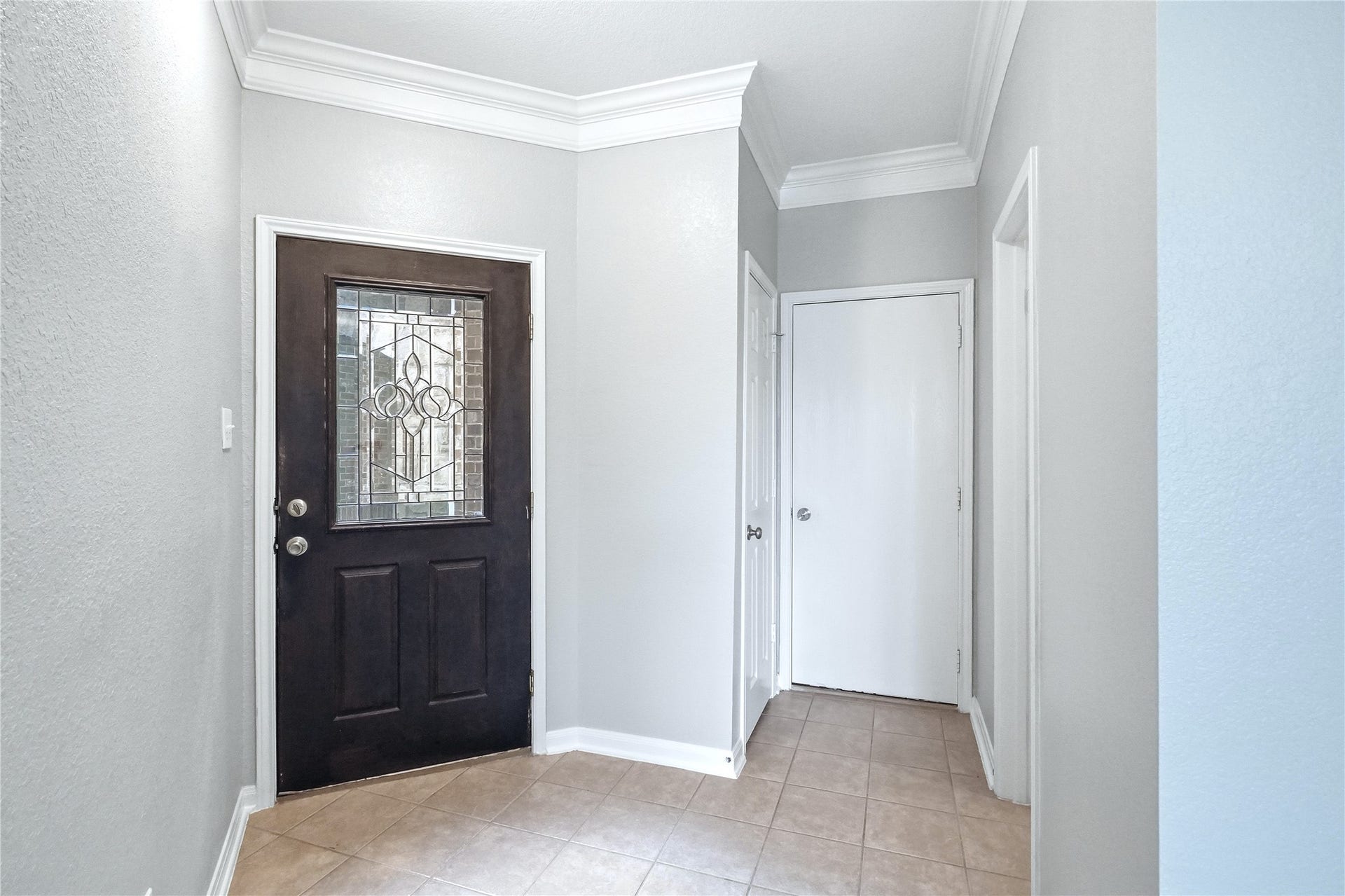 12114 Medina Lake Drive, Tomball, TX 77377 Entry way in to the home