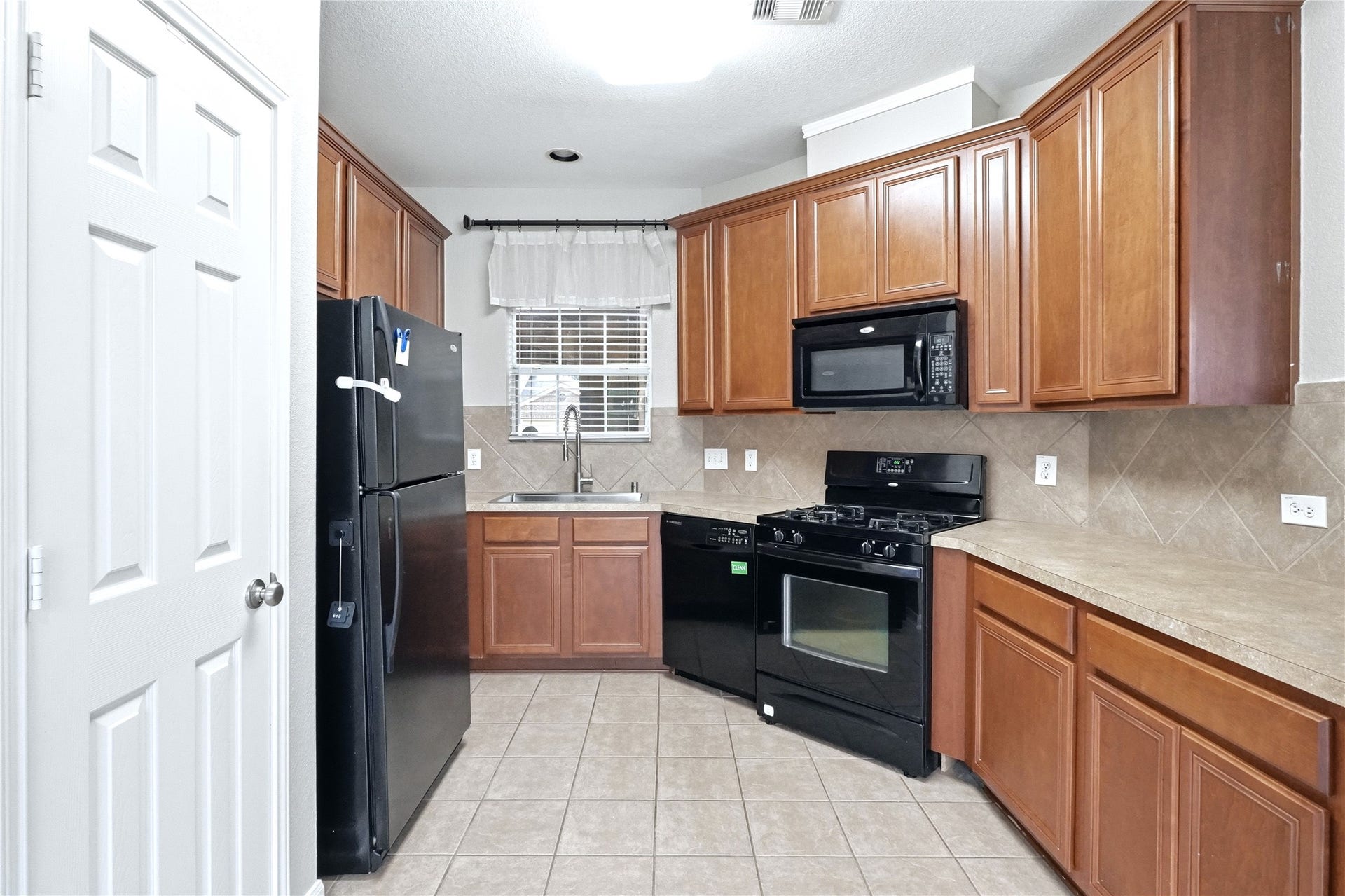12114 Medina Lake Drive, Tomball, TX 77377 Kitchen
