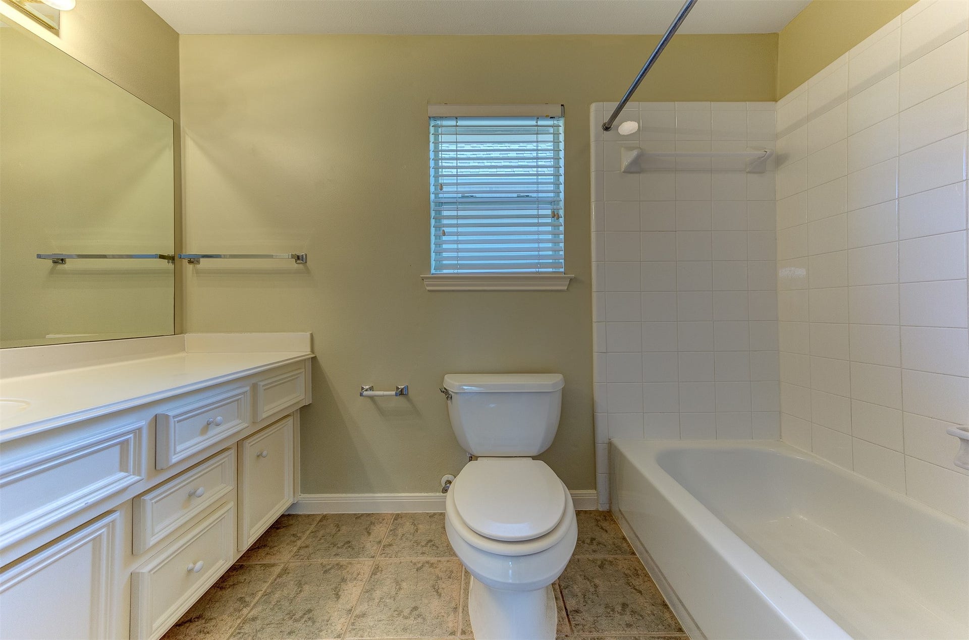 4811 Austin Street, #B, Houston, TX 77004 4811 Austin Street, #B, Houston, TX 77004