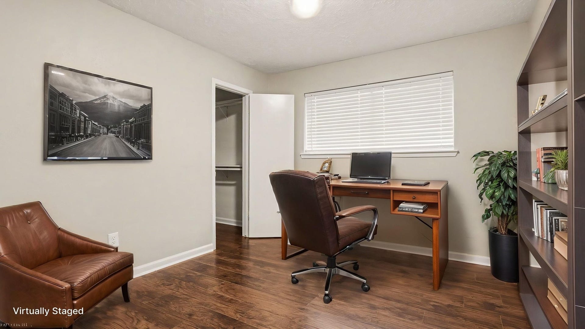 16107 Barcelona Drive, Friendswood, TX 77546 Virtually Staged