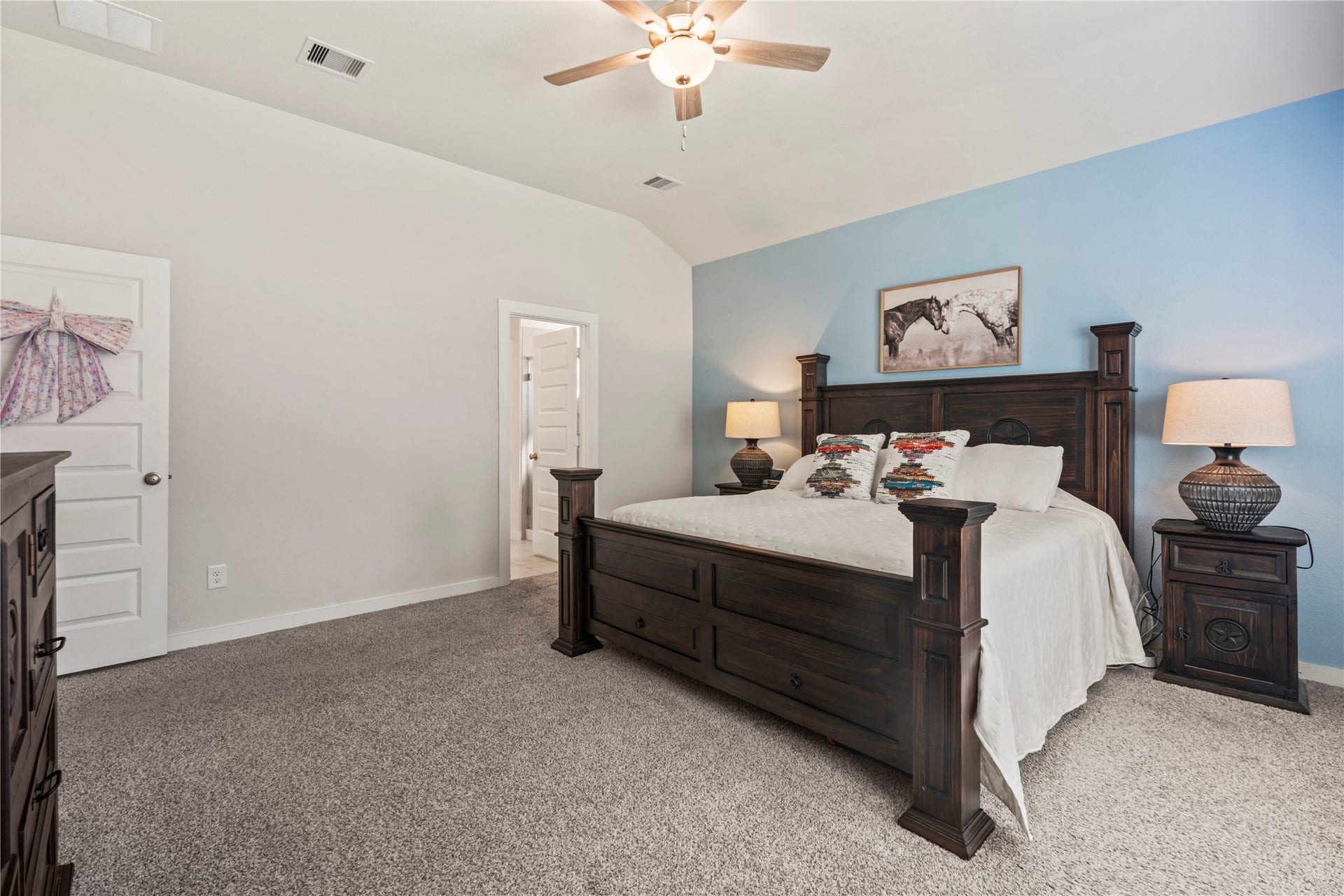 38527 Winding Meadows Drive, Magnolia, TX 77354 Relax with the natural lighting in this room and plenty of space.
