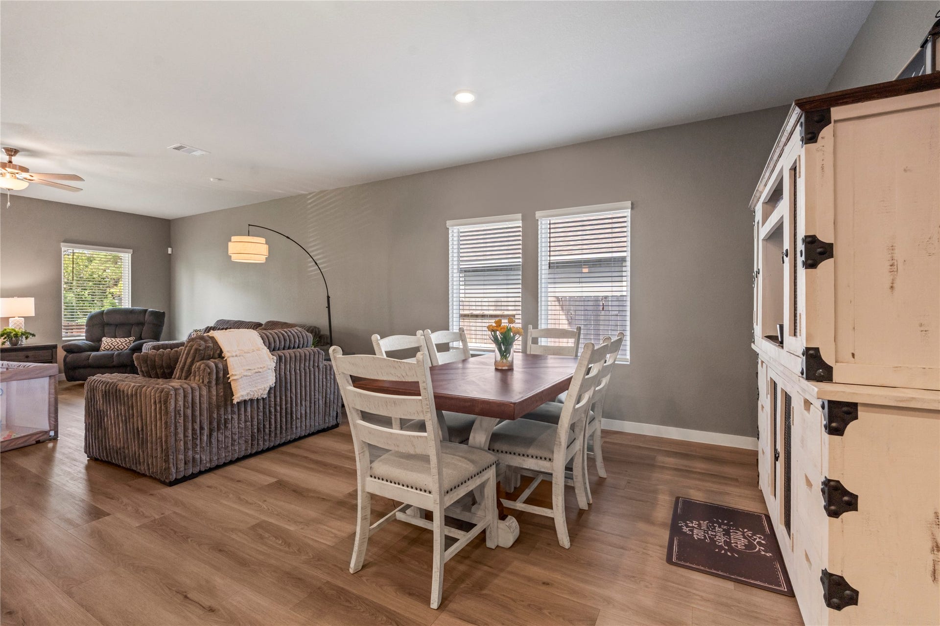 38527 Winding Meadows Drive, Magnolia, TX 77354 Bring your large dining room table or coffee bar.