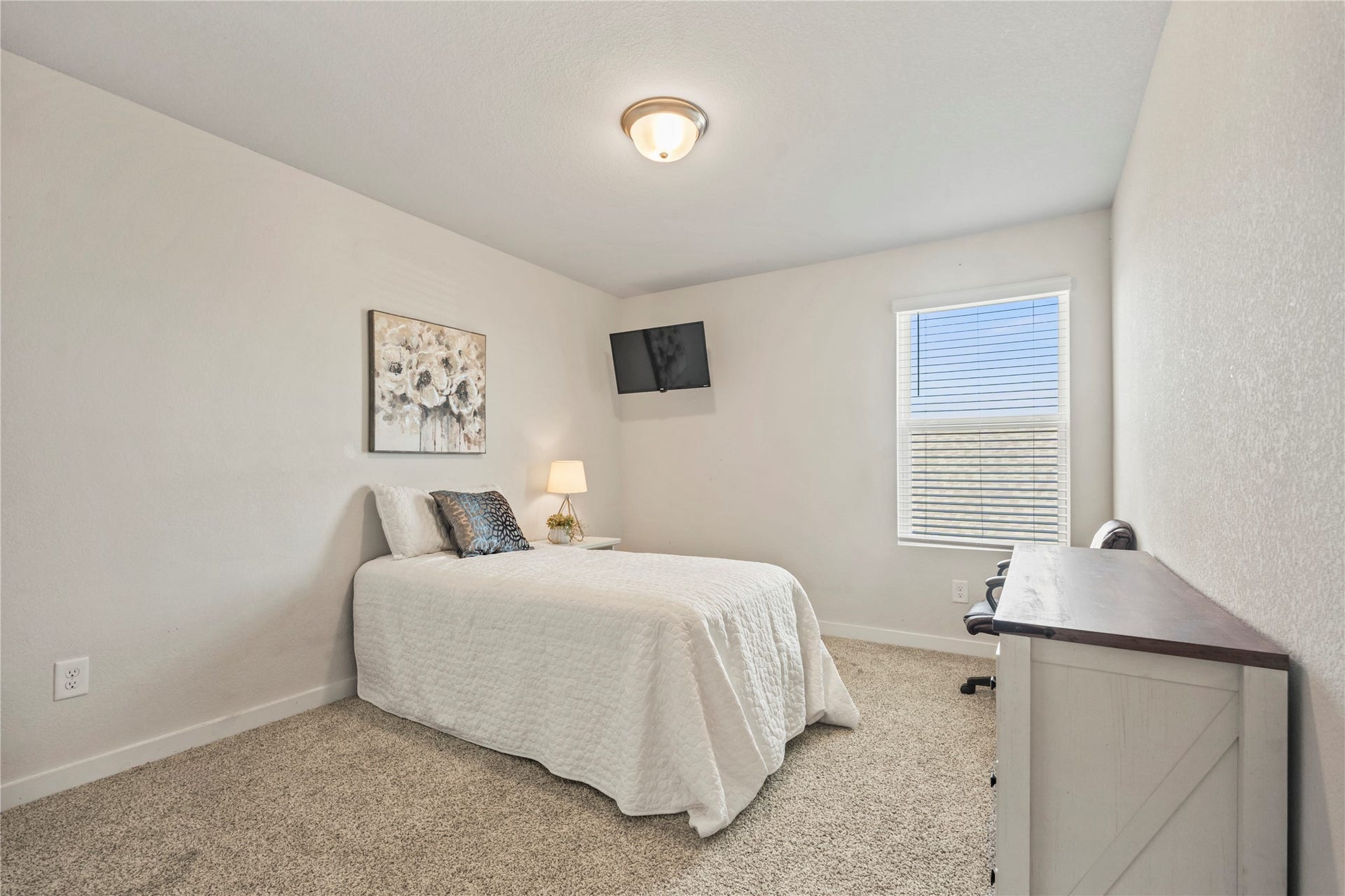 38527 Winding Meadows Drive, Magnolia, TX 77354 Fourth bedroom upstairs with lots of space.