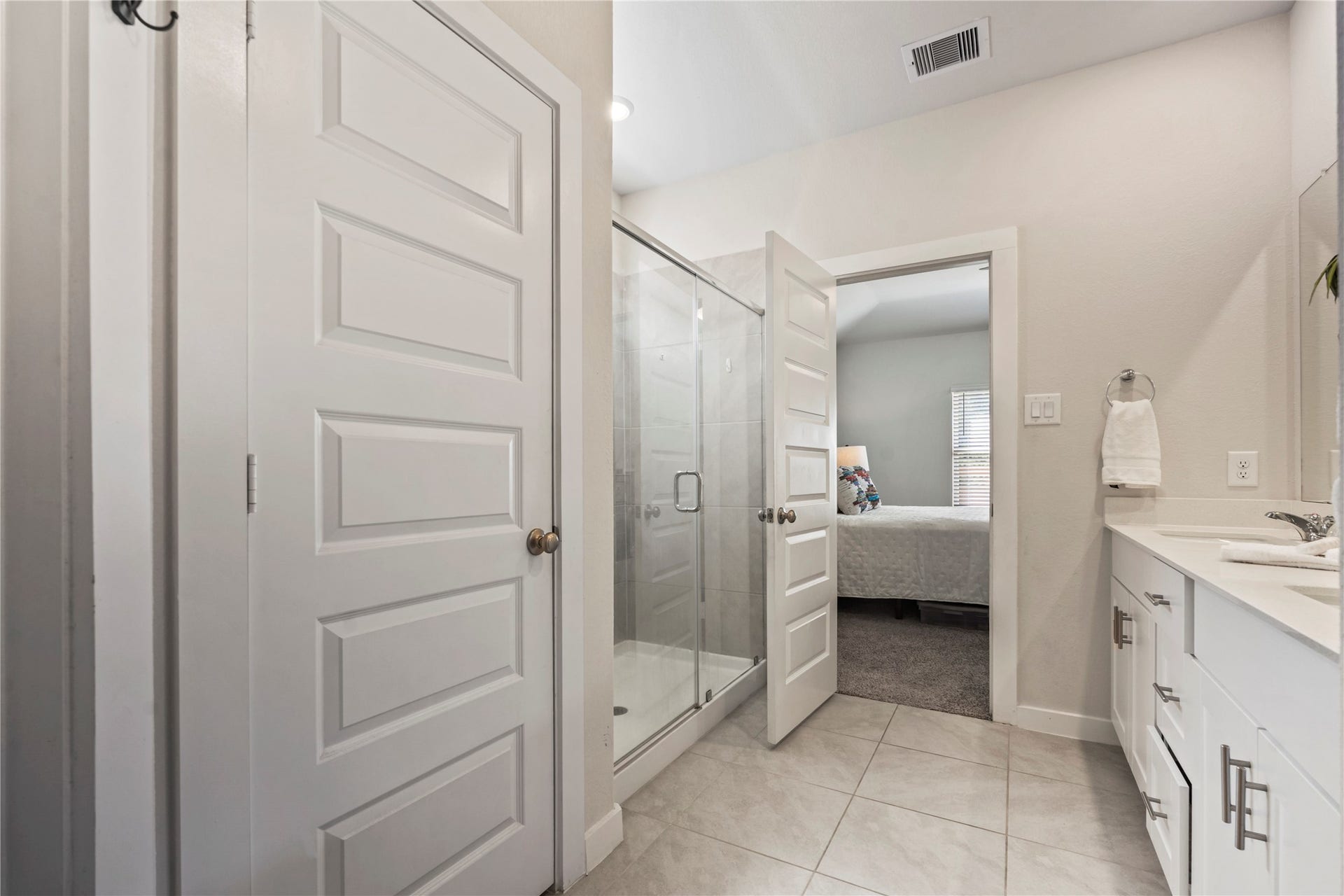 38527 Winding Meadows Drive, Magnolia, TX 77354 Large master bath with a walk in shower.