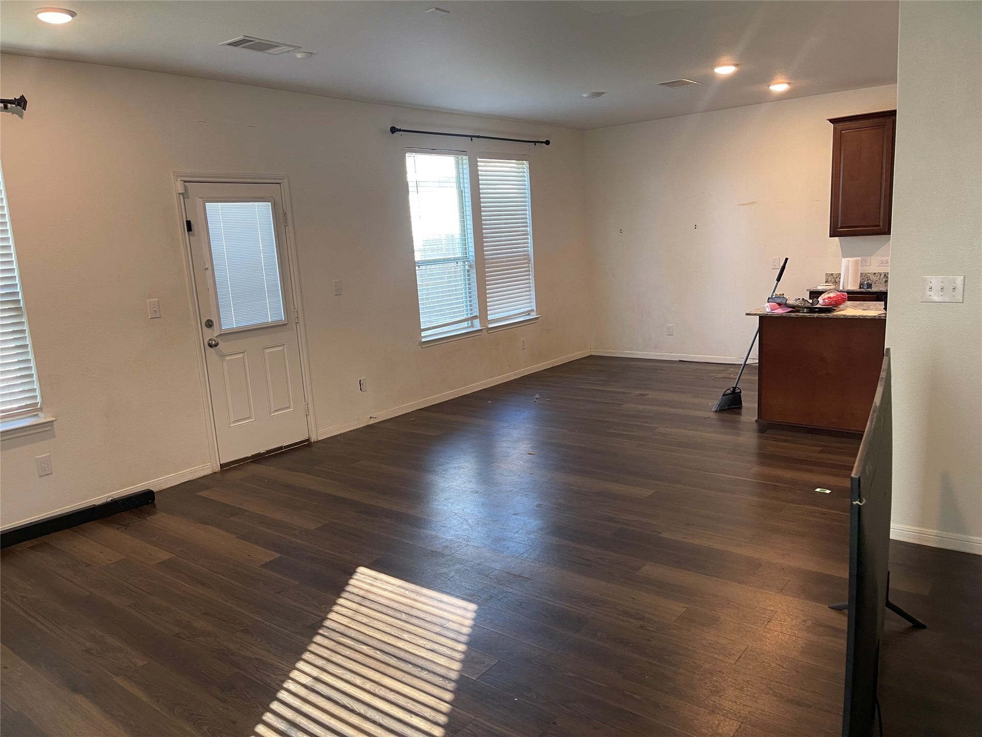 10405 Pineland Drive, Conroe, TX 77378 10405 Pineland Drive, Conroe, TX 77378