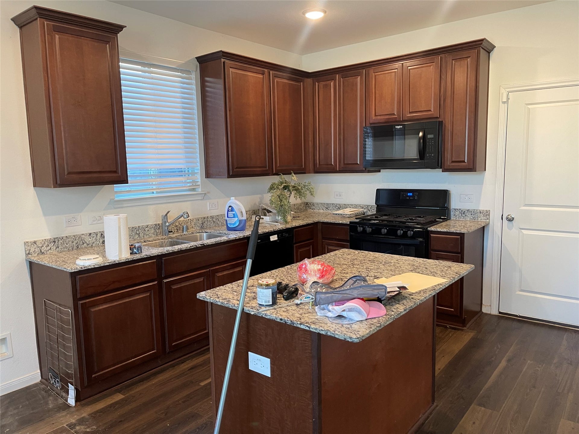 10405 Pineland Drive, Conroe, TX 77378 10405 Pineland Drive, Conroe, TX 77378