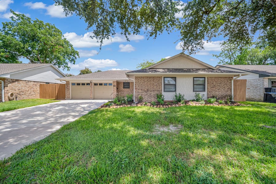 Property photo for 1113 Warren Street, Deer Park, TX