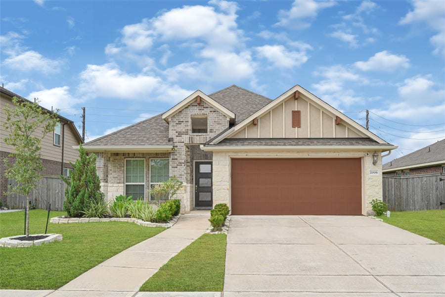 Property photo for 2006 Shim Ball Way, Pearland, TX