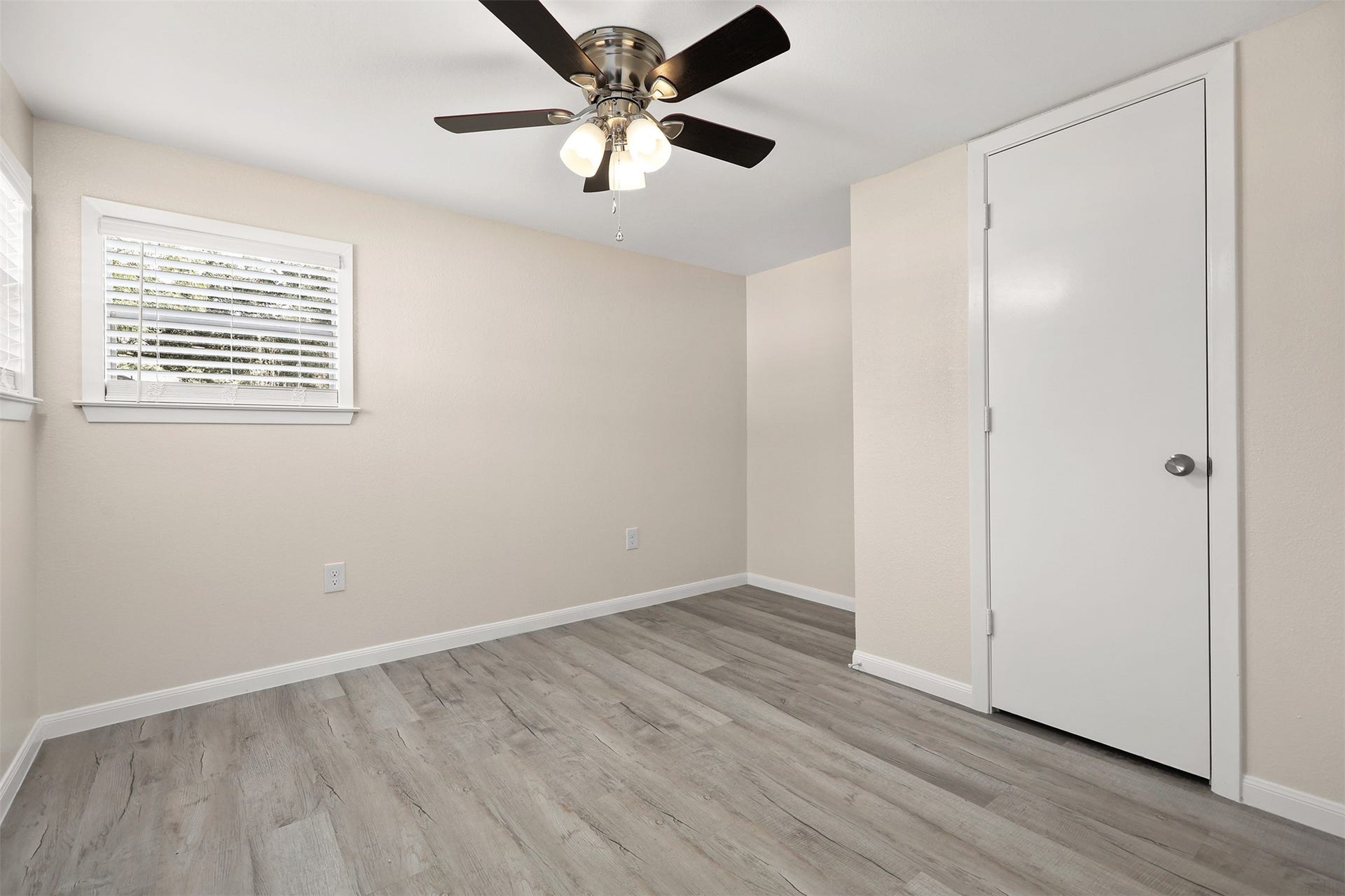 2222 N Austin Avenue, #2, Pearland, TX 77581 2222 N Austin Avenue, #2, Pearland, TX 77581