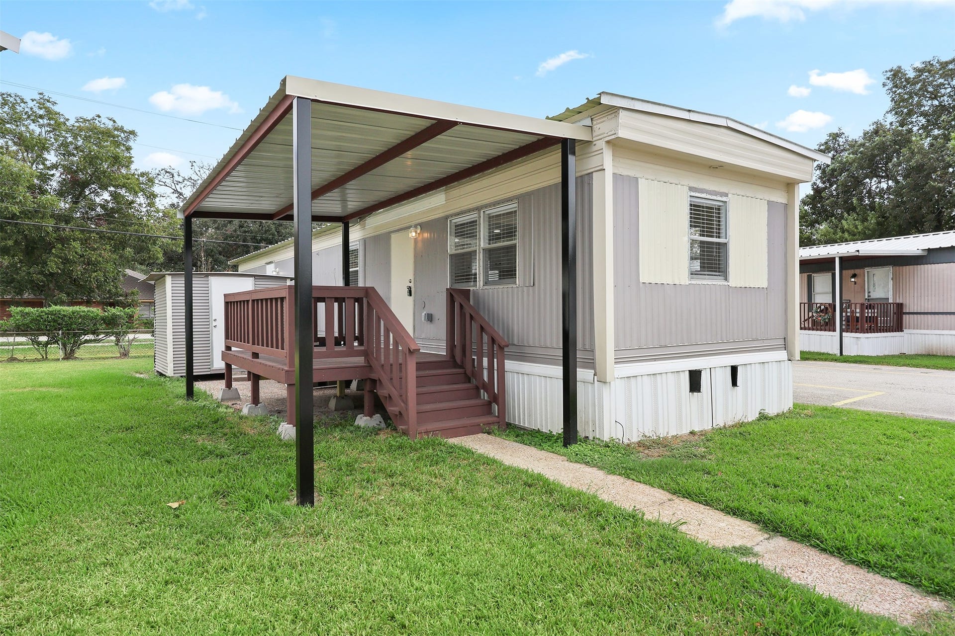 2222 N Austin Avenue, #2, Pearland, TX 77581 2222 N Austin Avenue, #2, Pearland, TX 77581