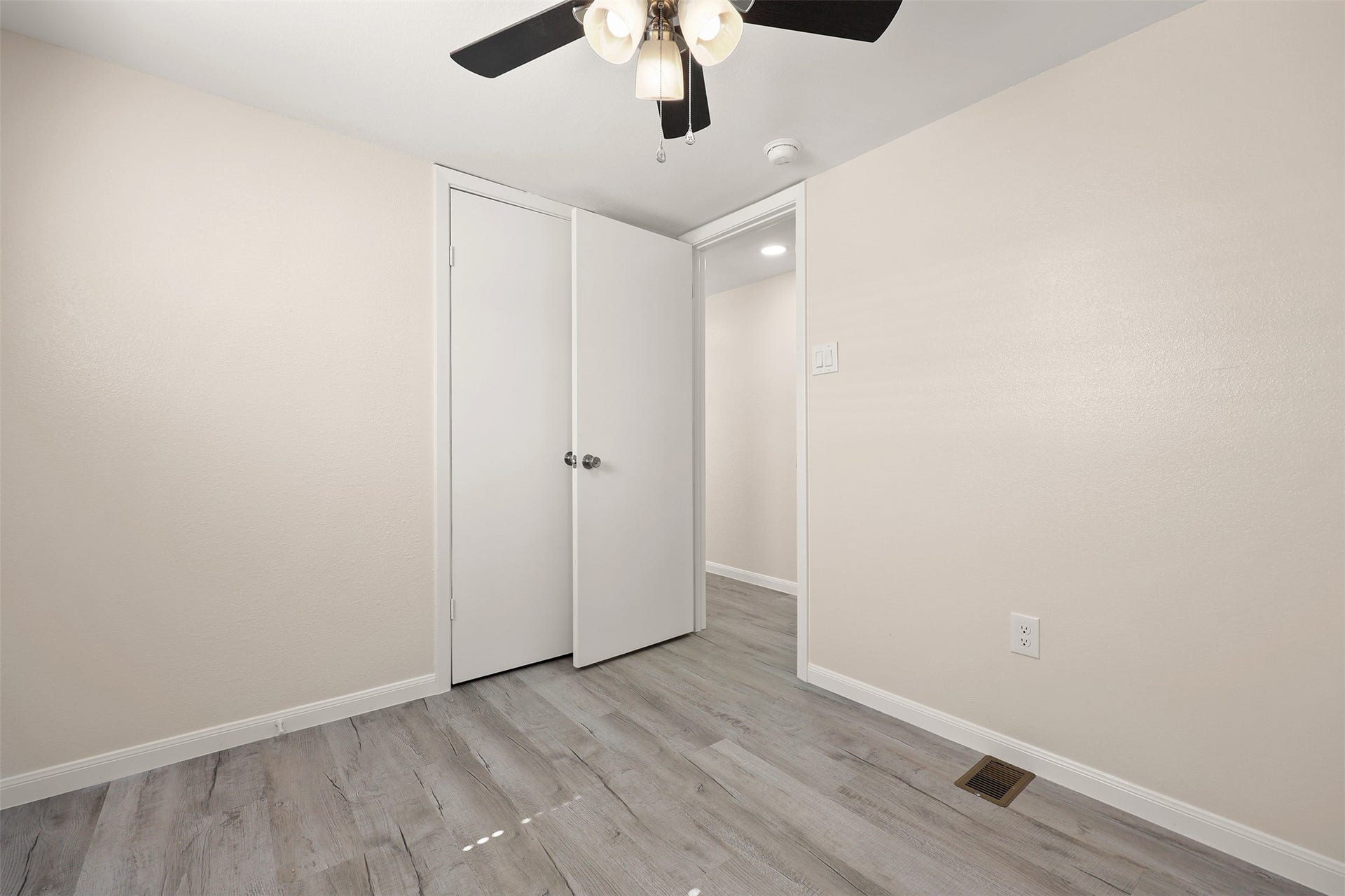 2222 N Austin Avenue, #2, Pearland, TX 77581 2222 N Austin Avenue, #2, Pearland, TX 77581