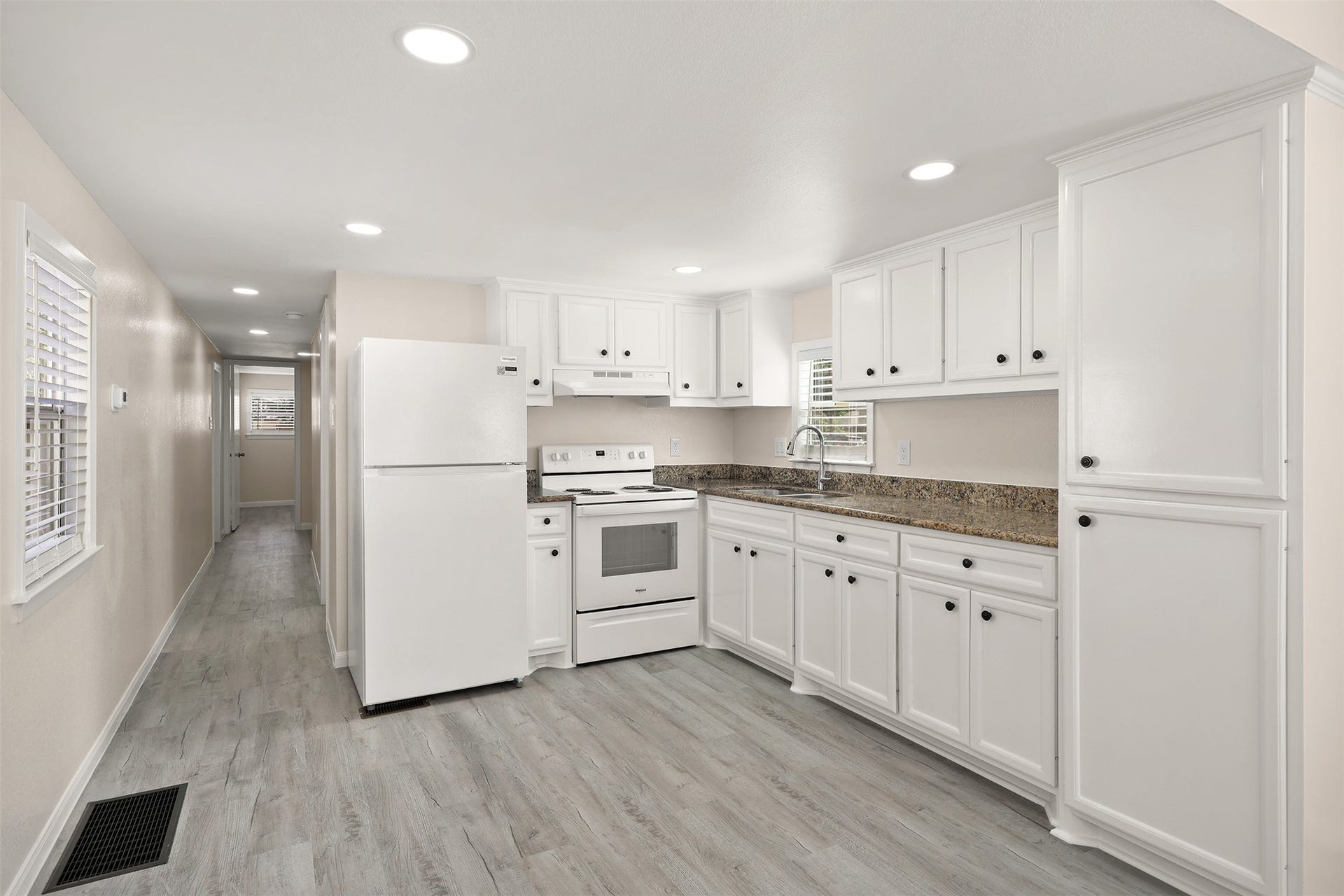 2222 N Austin Avenue, #2, Pearland, TX 77581 2222 N Austin Avenue, #2, Pearland, TX 77581