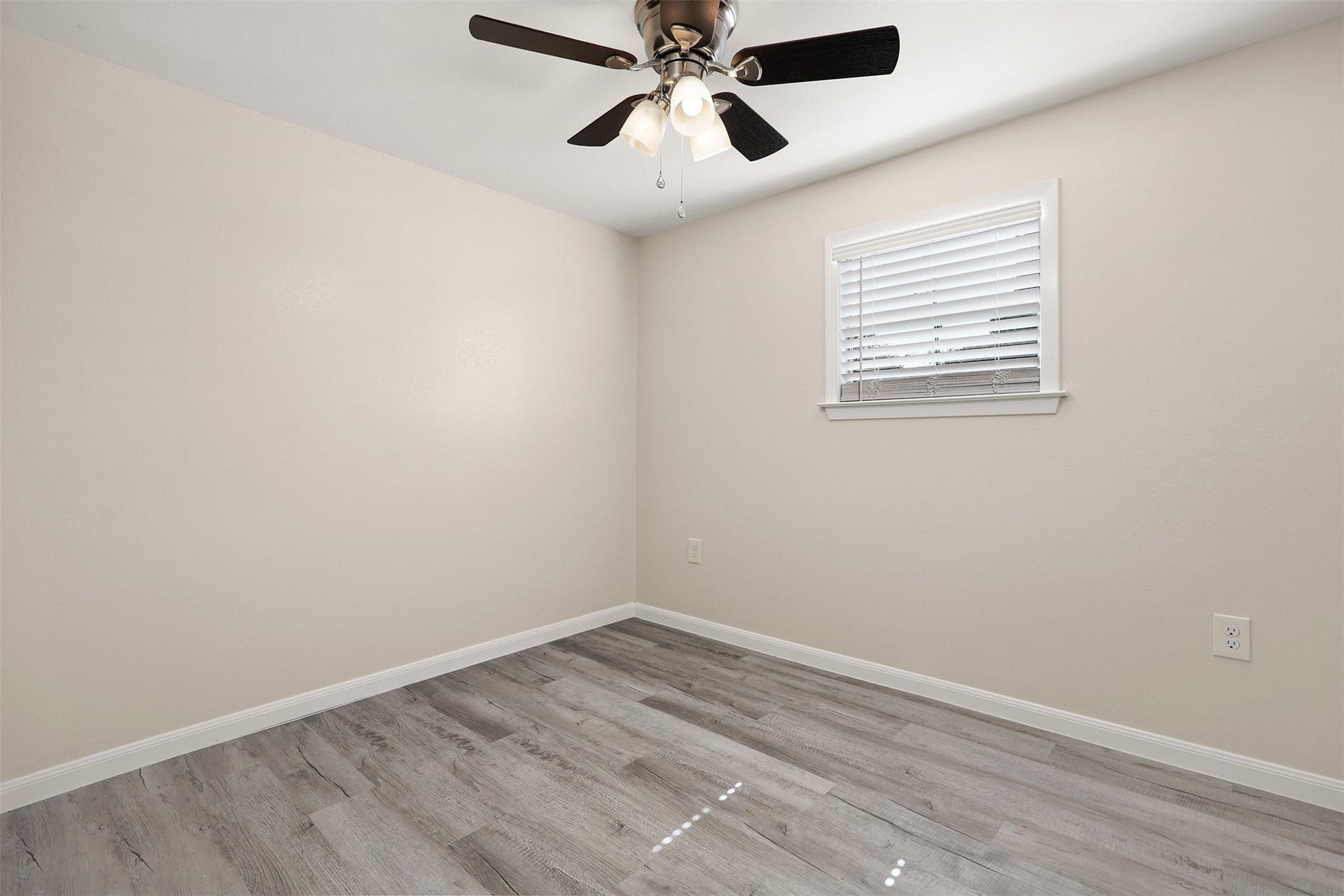 2222 N Austin Avenue, #2, Pearland, TX 77581 2222 N Austin Avenue, #2, Pearland, TX 77581