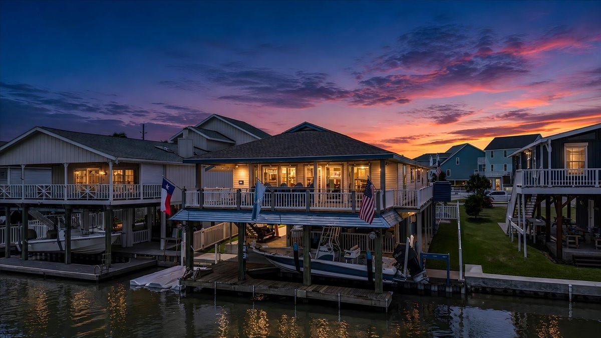 4023 Nueces Drive, Galveston, TX 77554 4023 Nueces Drive, Galveston, TX 77554