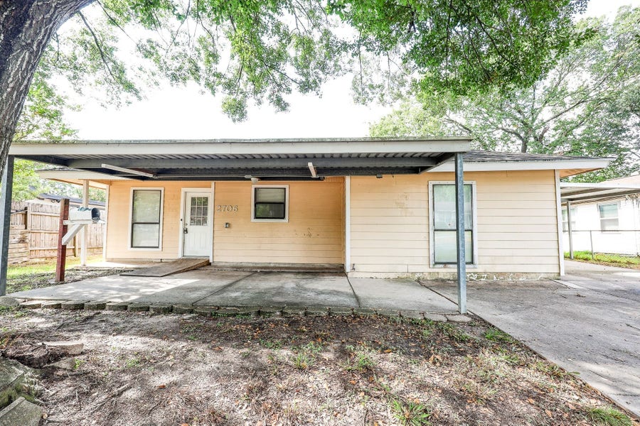 Property photo for 2706 Raymond Street, Pasadena, TX