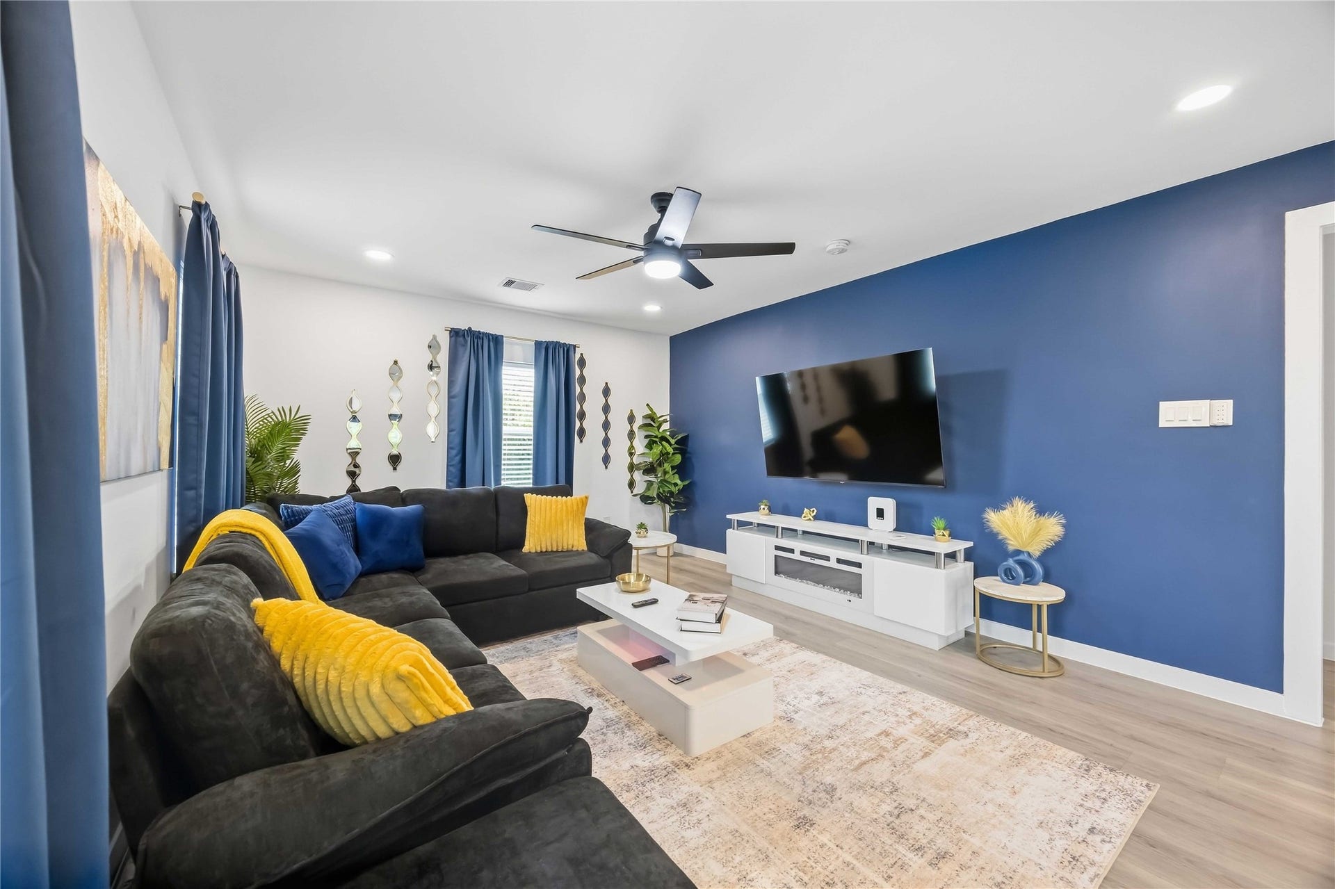 3108 Mcgowen Street, #B, Houston, TX 77004