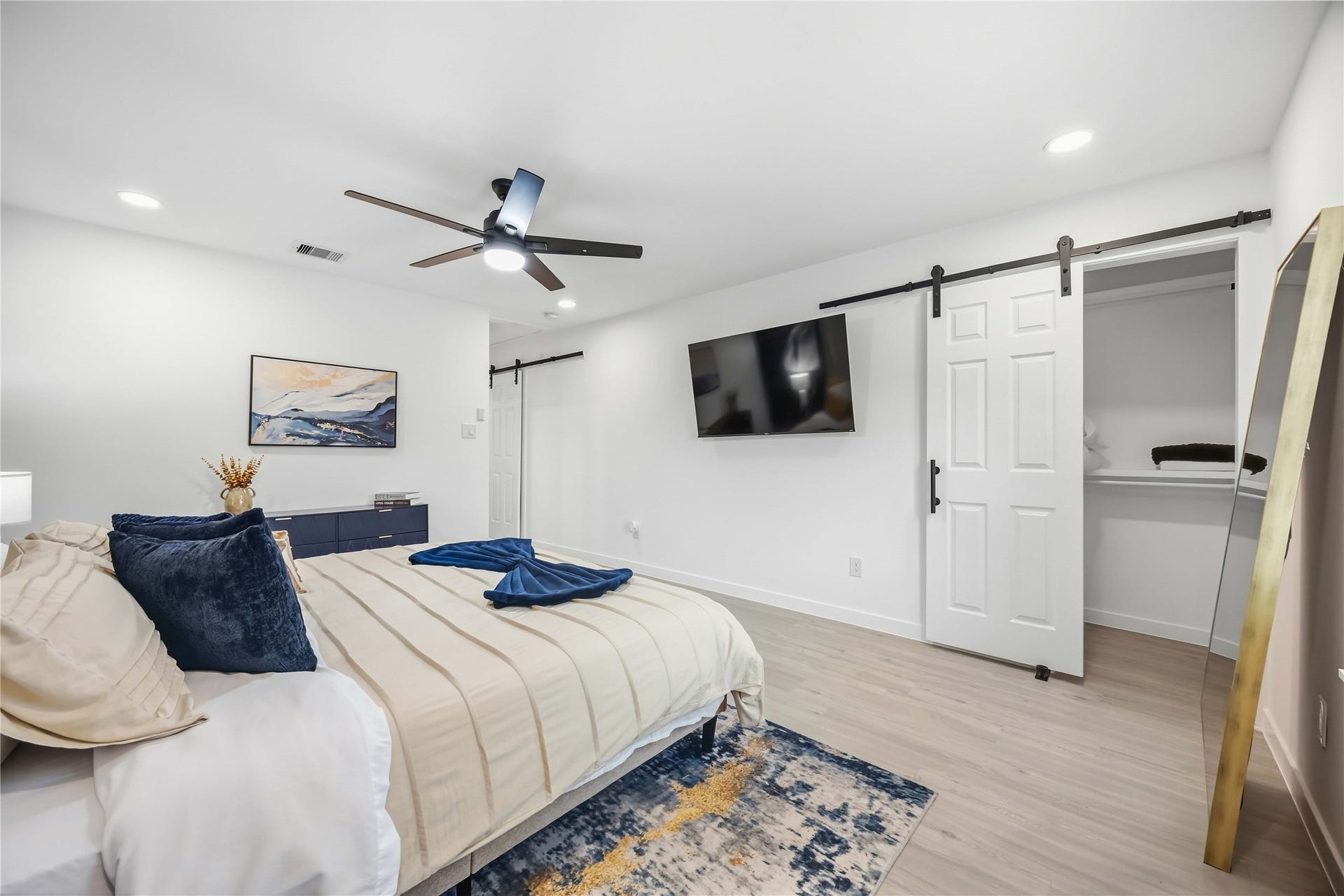 3108 Mcgowen Street, #B, Houston, TX 77004