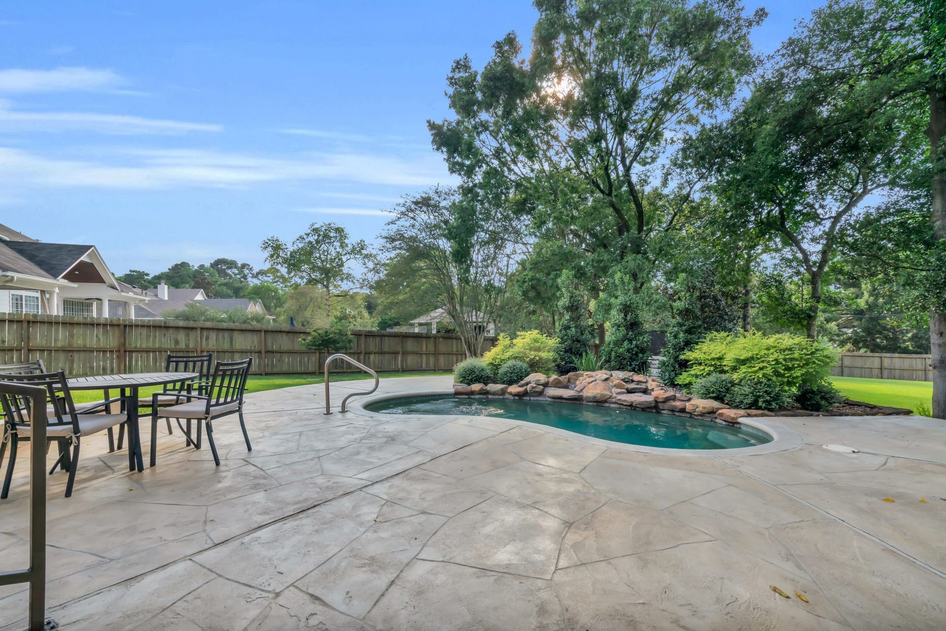 23327 Cannon Creek Trail, Tomball, TX 77377 Sparkling spool, a spa-sized pool that blends the best of a pool and spa, offers the perfect spot to relax, unwind, or entertain.