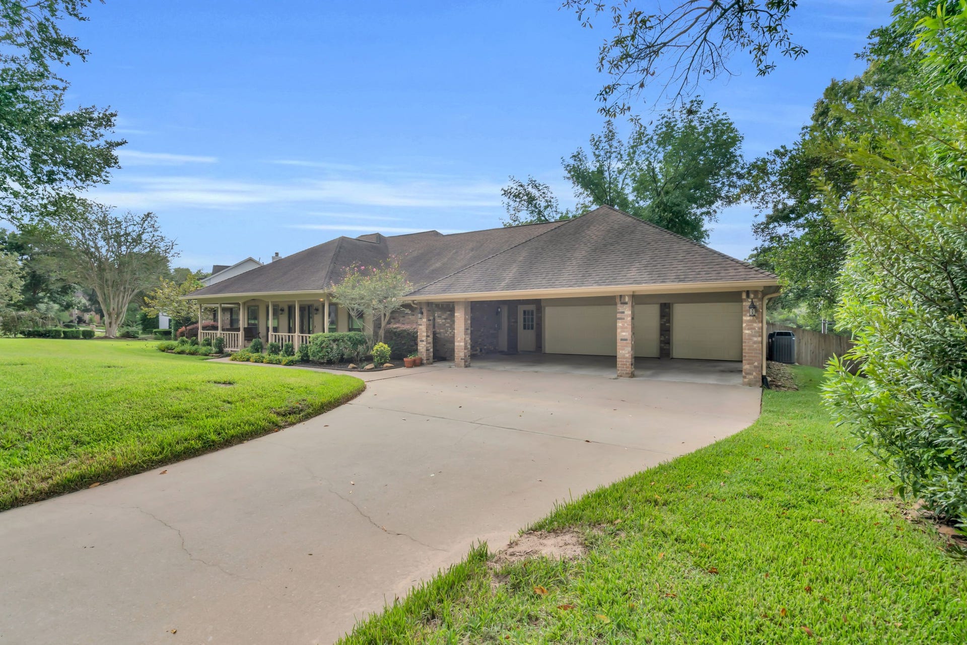 23327 Cannon Creek Trail, Tomball, TX 77377 Don't miss your opportunity to see this spectacular home!