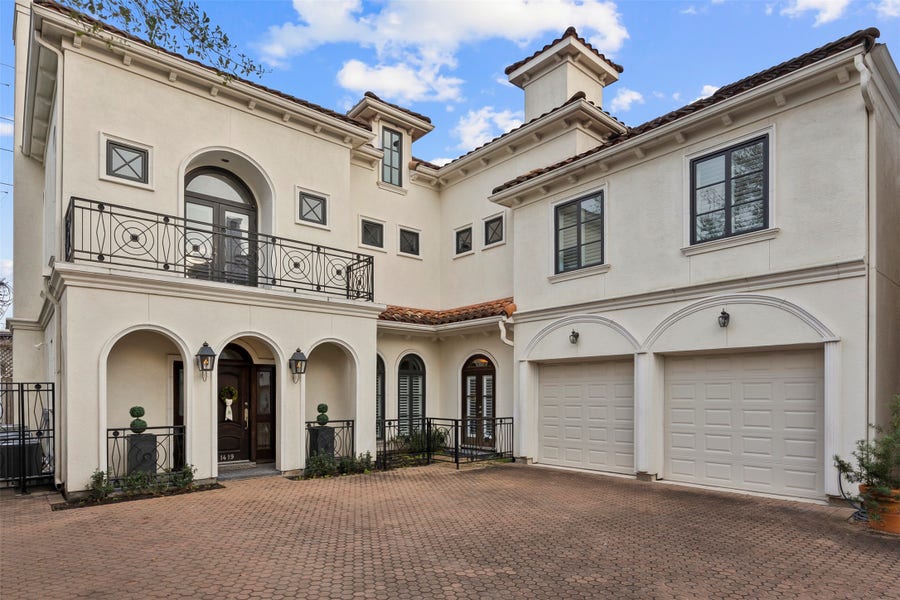 Property photo for 1419 Nantucket Drive, Houston, TX