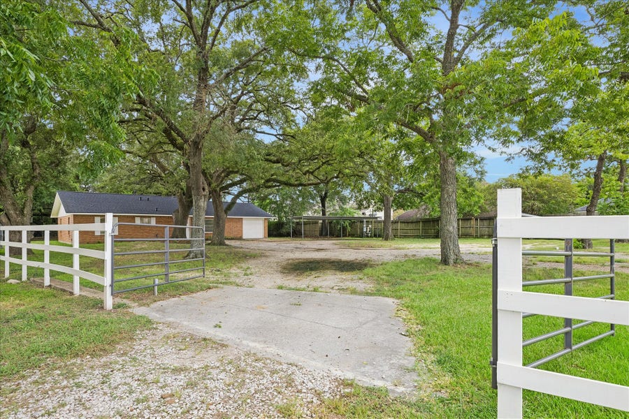 Property photo for 5615 Spring Cypress Road, Spring, TX