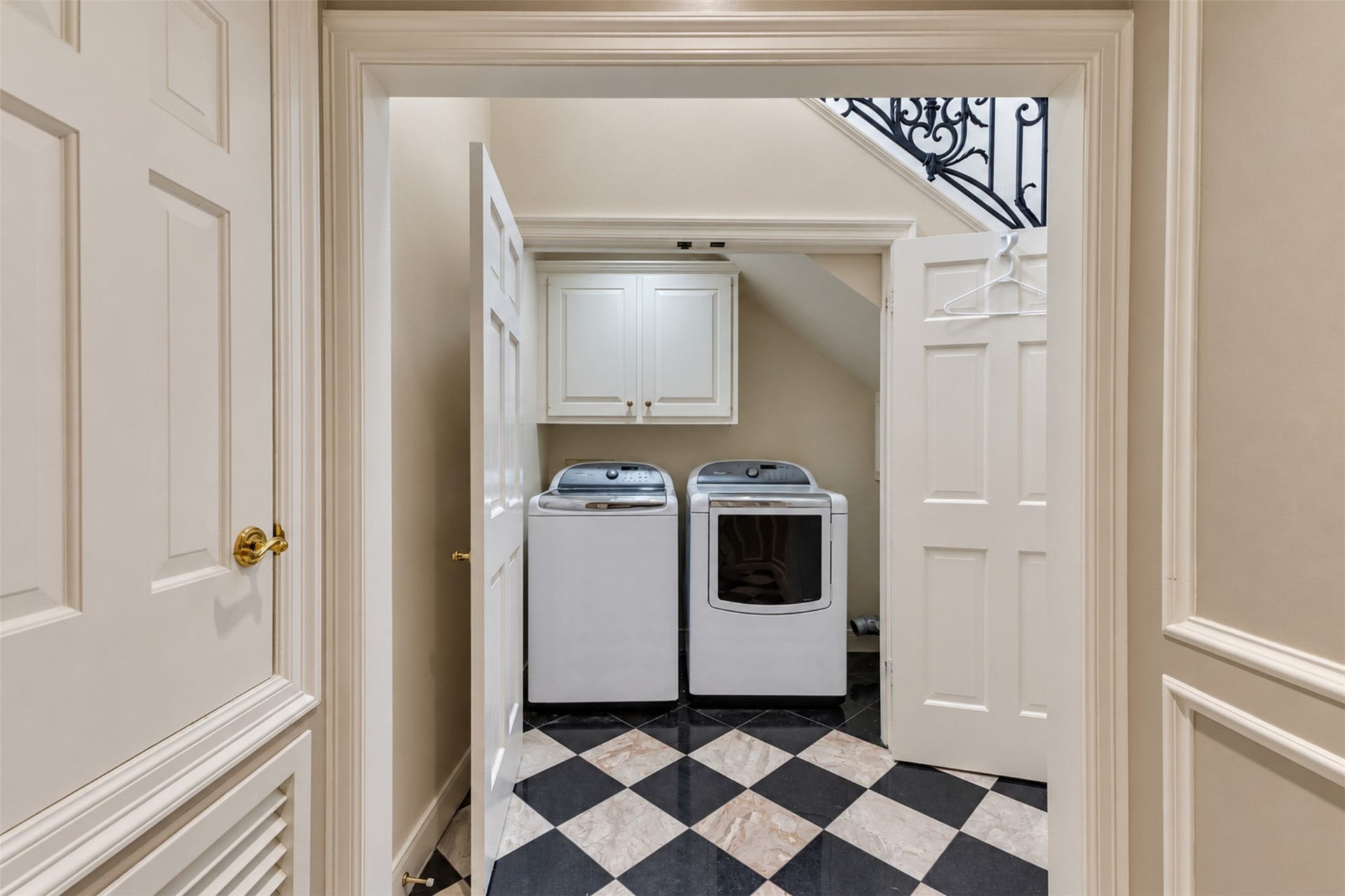 2902 W Lane Drive, Houston, TX 77027 2902 W Lane Drive, Houston, TX 77027