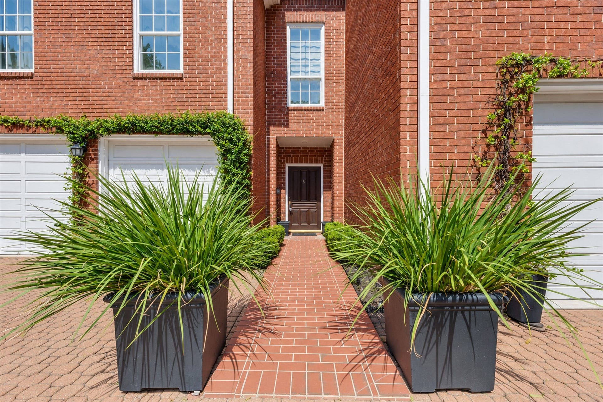 2902 W Lane Drive, Houston, TX 77027 2902 W Lane Drive, Houston, TX 77027