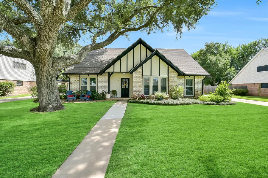 Property photo for 2531 Sugar Mill Drive, Sugar Land, TX
