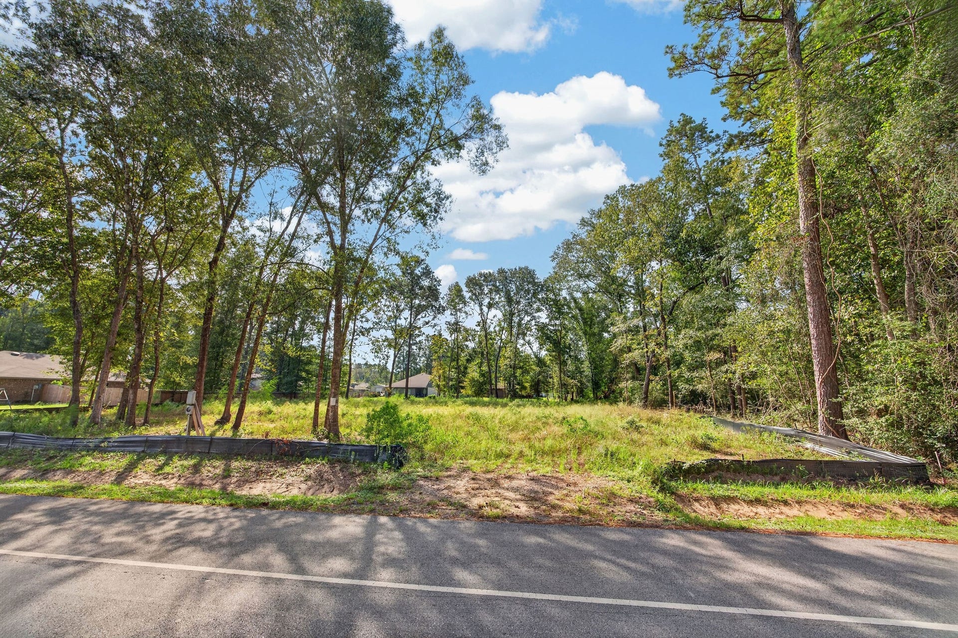 2710 Roman Forest Boulevard, New Caney, TX 77357 2710 Roman Forest Boulevard, New Caney, TX 77357