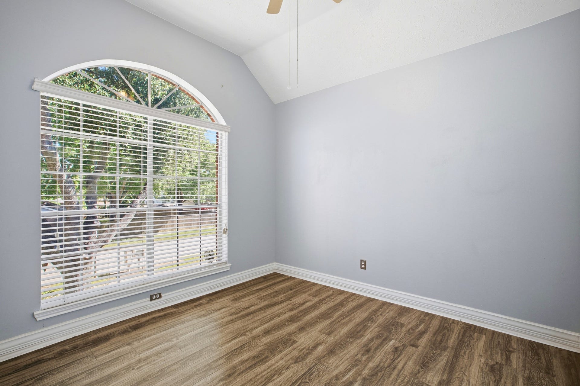 4807 Silver Fox Drive, Houston, TX 77066 4807 Silver Fox Drive, Houston, TX 77066