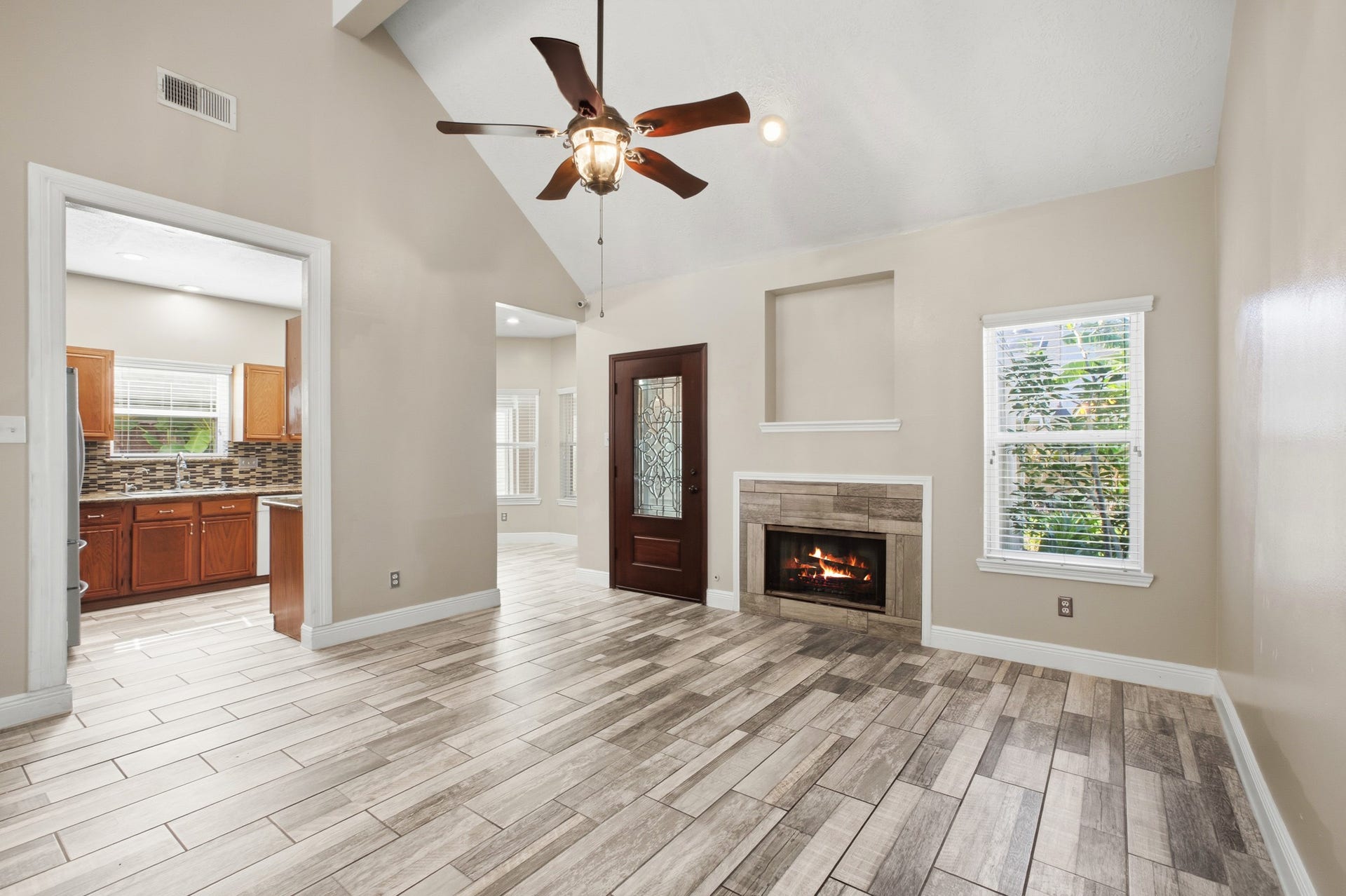 4807 Silver Fox Drive, Houston, TX 77066 4807 Silver Fox Drive, Houston, TX 77066