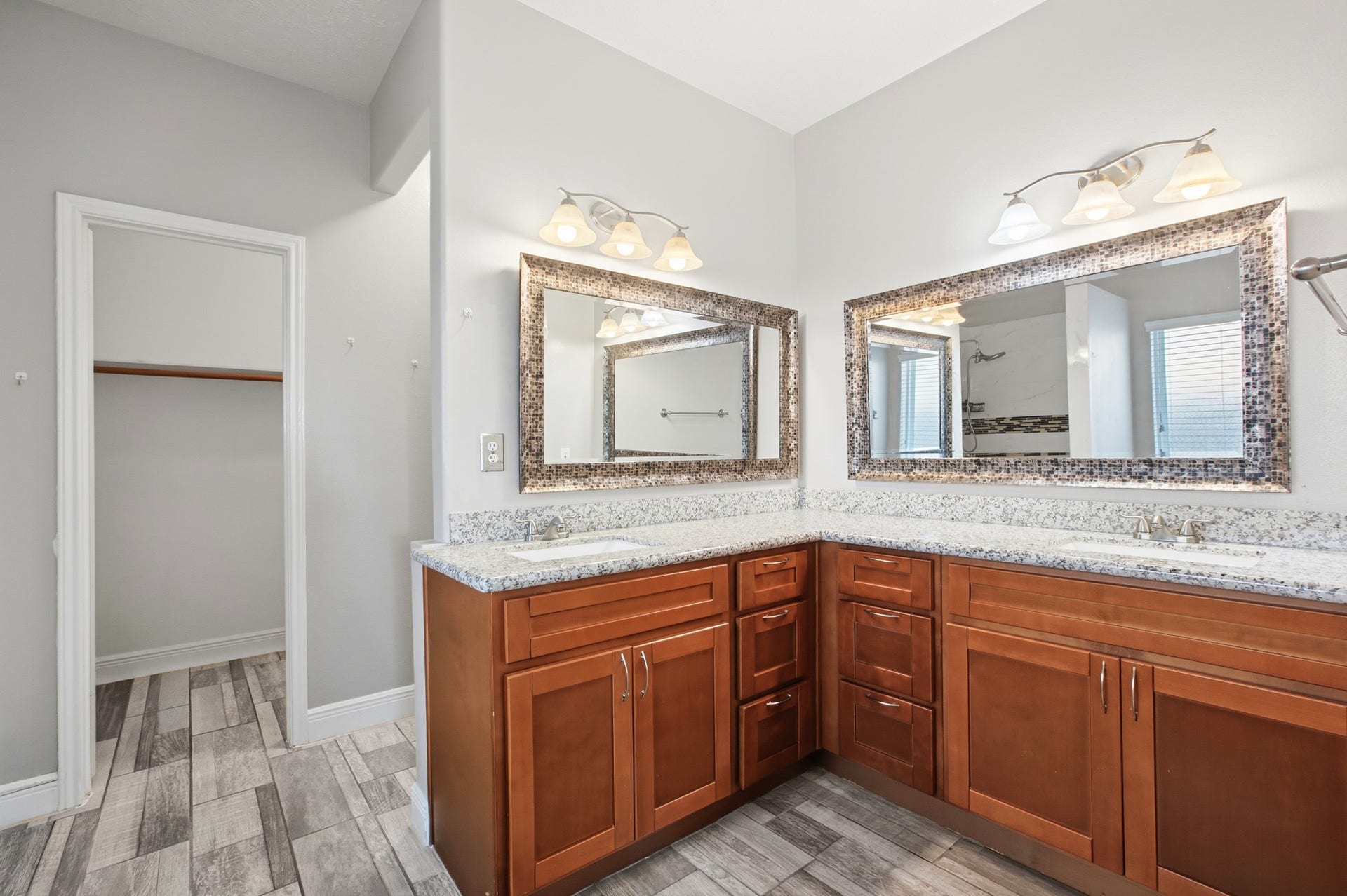 4807 Silver Fox Drive, Houston, TX 77066 4807 Silver Fox Drive, Houston, TX 77066