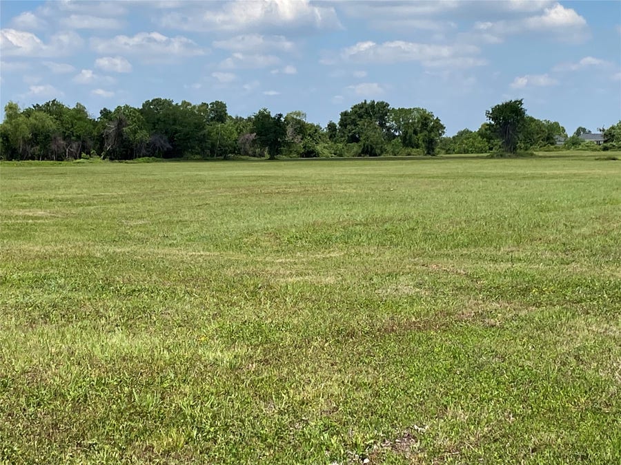 Property photo for 6115 S Highway 35, Alvin, TX