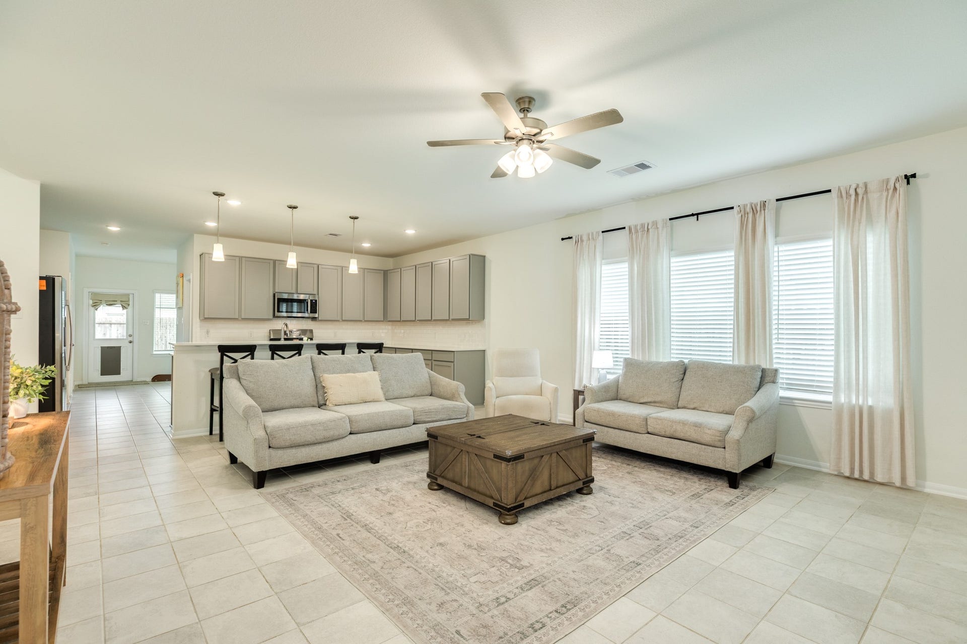 10514 Watershed Drive, Rosharon, TX 77583 10514 Watershed Drive, Rosharon, TX 77583