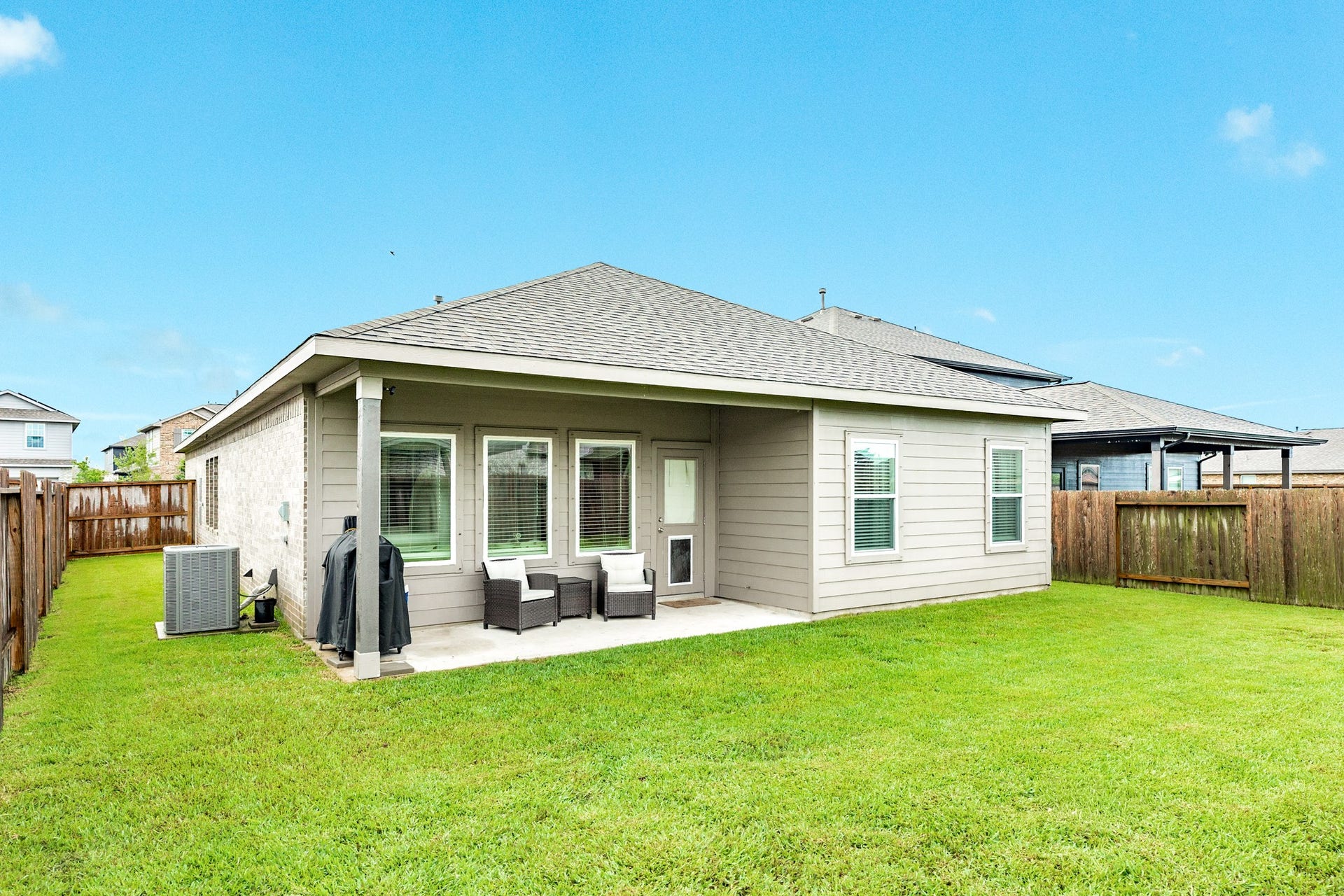 10514 Watershed Drive, Rosharon, TX 77583 10514 Watershed Drive, Rosharon, TX 77583