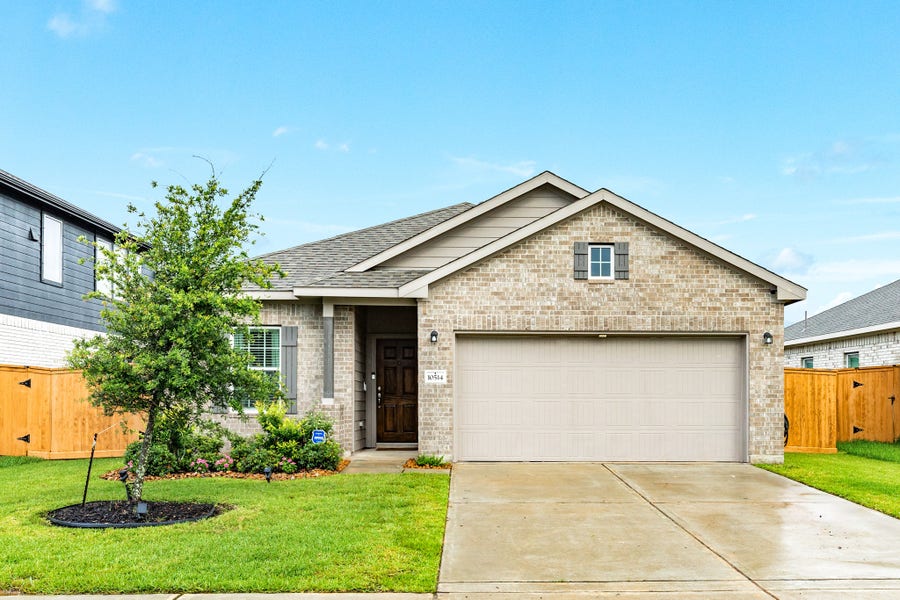 Property photo for 10514 Watershed Drive, Rosharon, TX