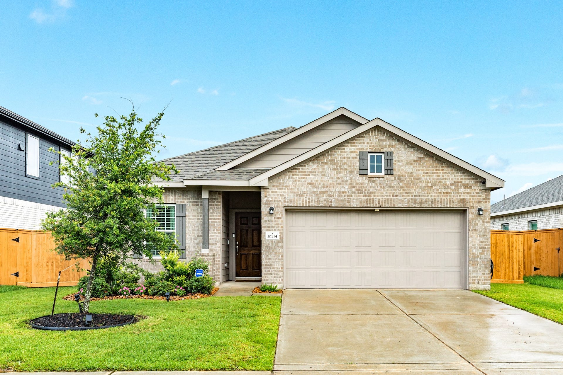 10514 Watershed Drive, Rosharon, TX 77583 10514 Watershed Drive, Rosharon, TX 77583
