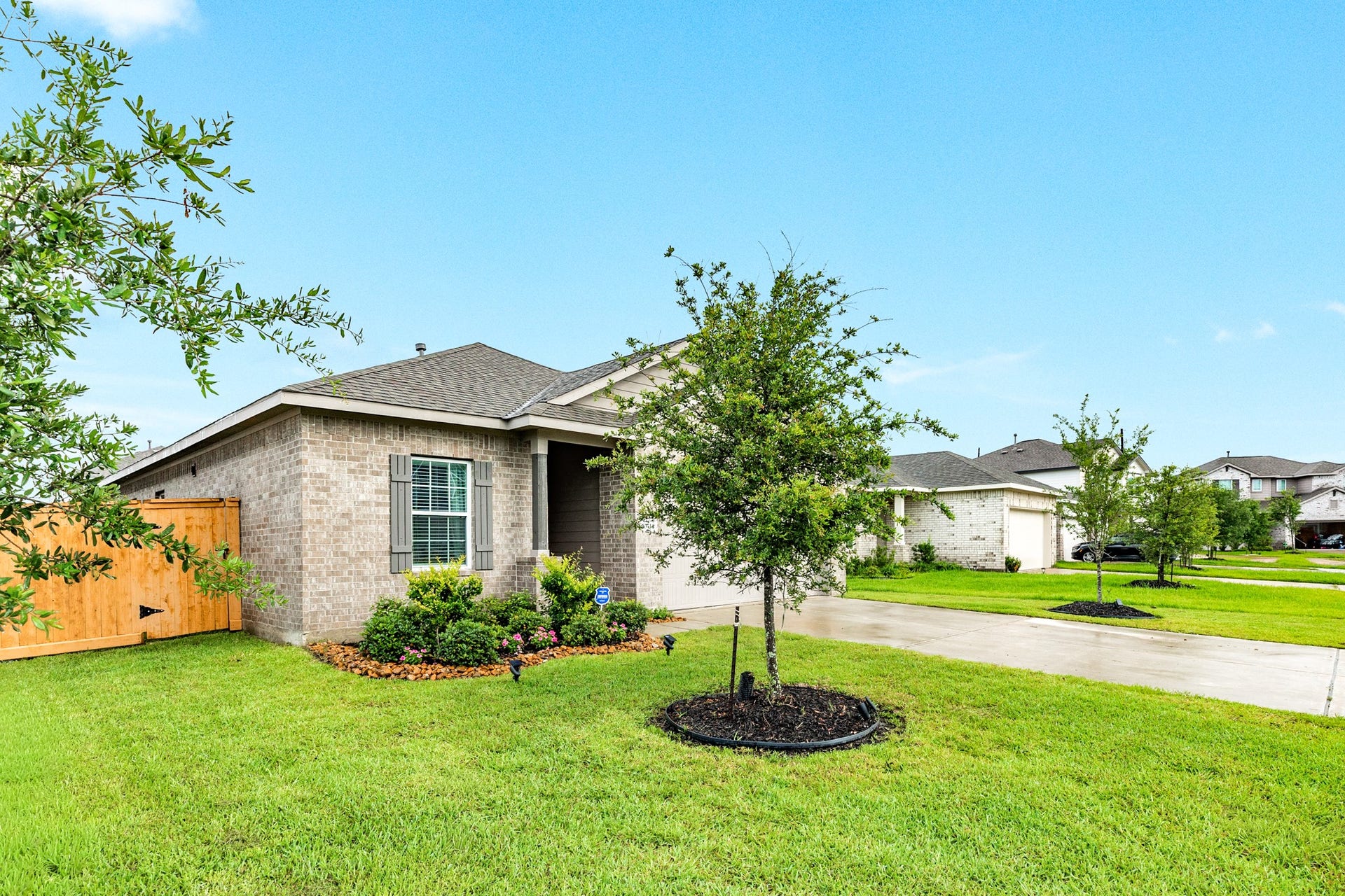 10514 Watershed Drive, Rosharon, TX 77583 10514 Watershed Drive, Rosharon, TX 77583